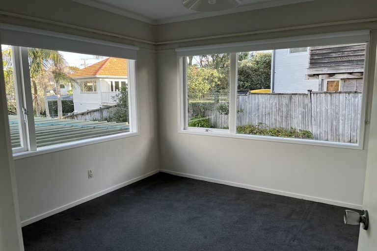 Photo of property in 155a Hinemoa Street, Birkenhead, Auckland, 0626