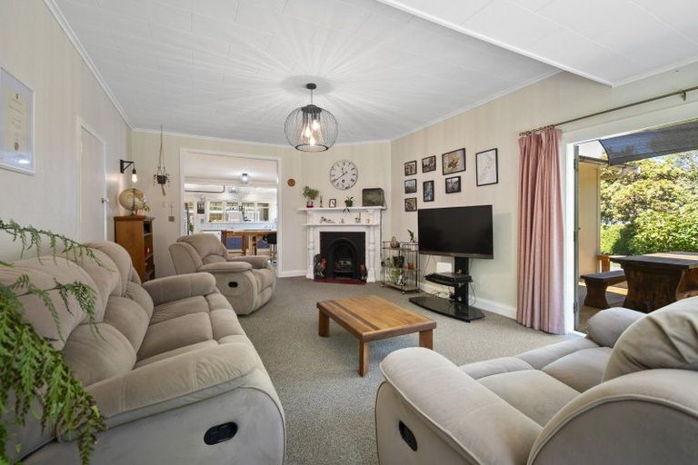 Photo of property in 2330 Kimbolton Road, Kiwitea, Feilding, 4777