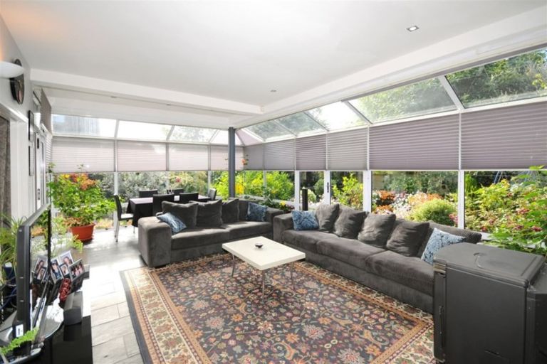 Photo of property in 1 Thurlestone Place, Burnside, Christchurch, 8053