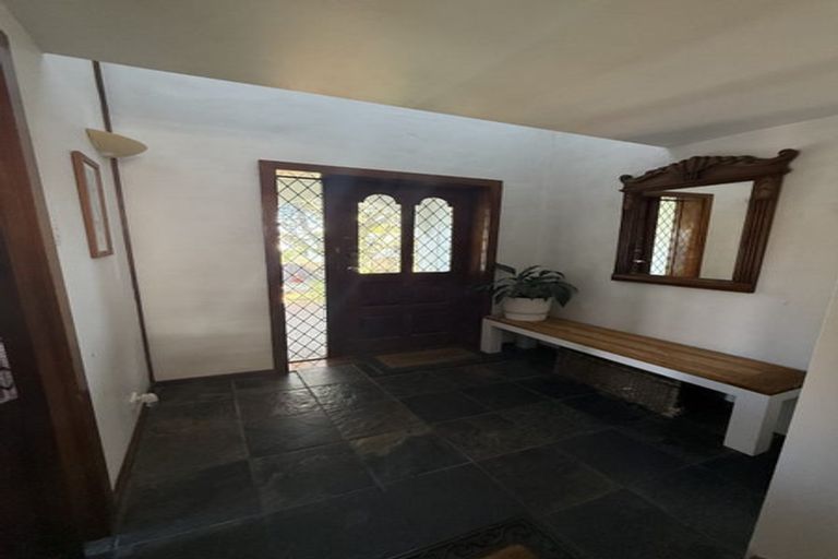 Photo of property in 99 Redoubt Road, Goodwood Heights, Auckland, 2105