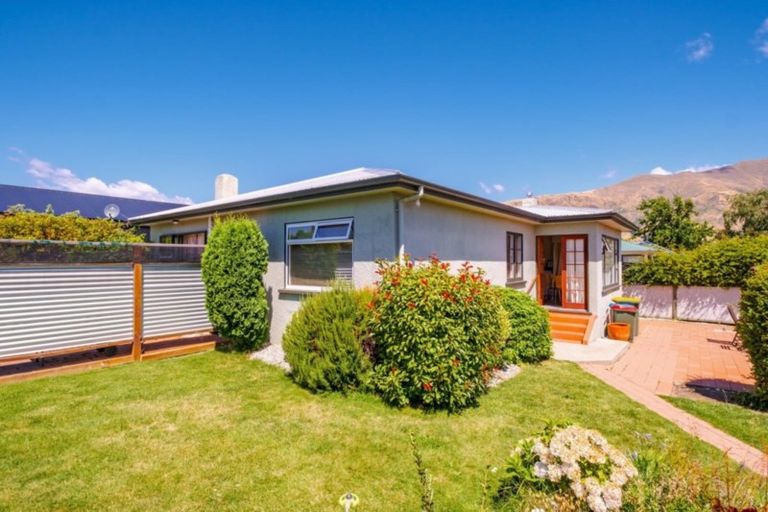 Photo of property in 65 Helwick Street, Wanaka, 9305