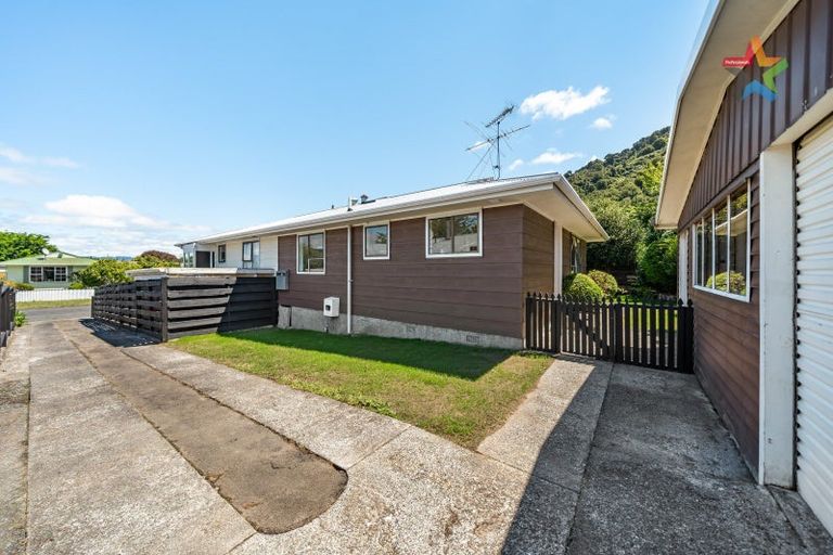 Photo of property in 69b Hartford Crescent, Totara Park, Upper Hutt, 5018