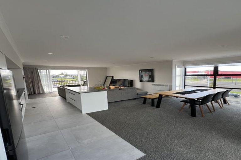Photo of property in 32 Raranga Lane, Hobsonville, Auckland, 0616