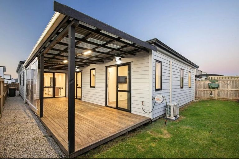 Photo of property in 24 Weri Road, Karaka, Papakura, 2113