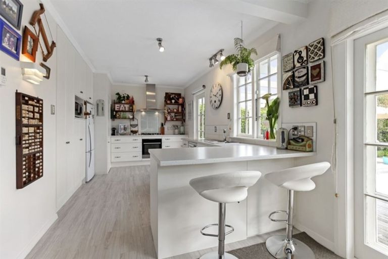 Photo of property in 37 Hawthorne Street, Strowan, Christchurch, 8052