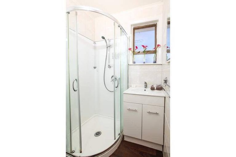 Photo of property in 16 Blease Street, New Lynn, Auckland, 0600