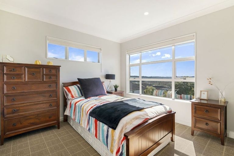 Photo of property in 4 Laurel Oak Drive, Schnapper Rock, Auckland, 0632