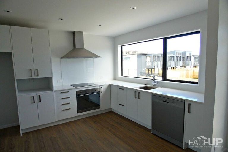 Photo of property in 4 Carder Court, Hobsonville, Auckland, 0618