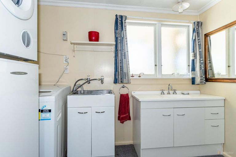 Photo of property in 64 Belt Street, Waimate, 7924