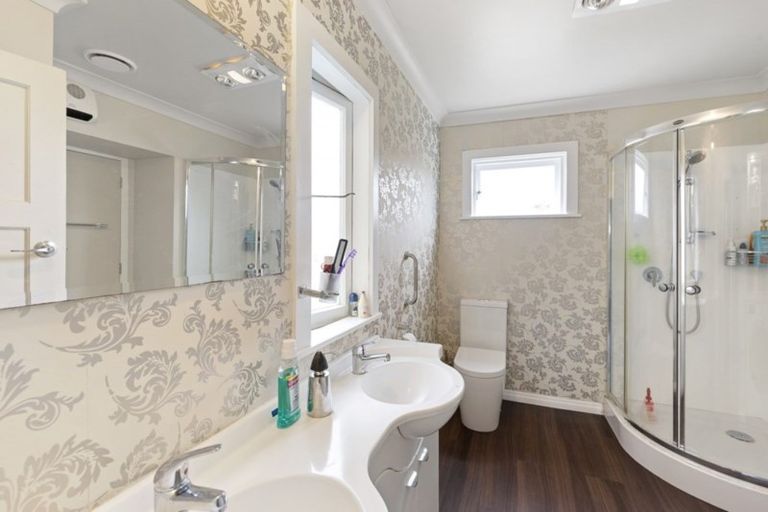 Photo of property in 42a Winchester Street, Levin, 5510