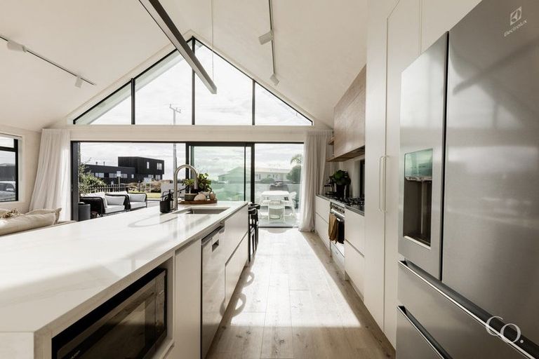 Photo of property in 56 Karewa Parade, Papamoa Beach, Papamoa, 3118