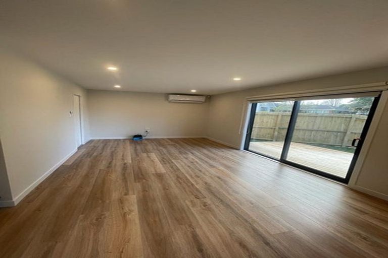 Photo of property in 2 Seaside Place, Pakuranga, Auckland, 2010