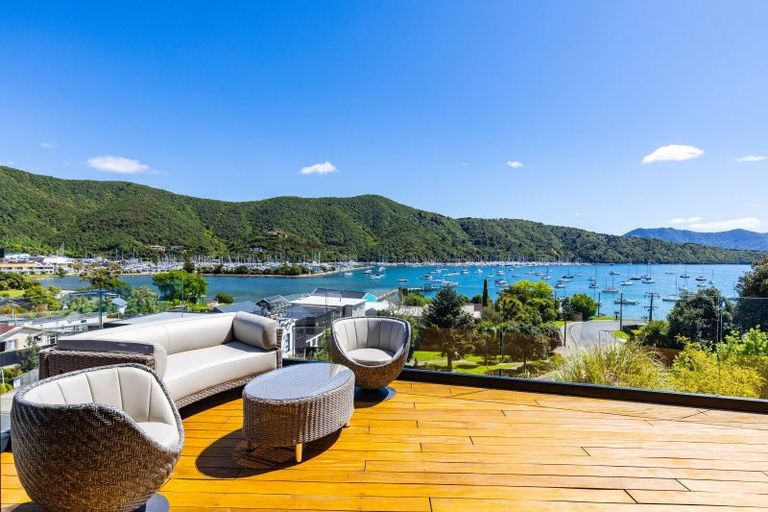Photo of property in 324a Waikawa Road, Waikawa, Picton, 7220