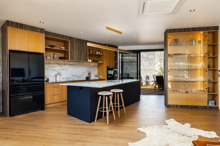 Photo of property in 324a Waikawa Road, Waikawa, Picton, 7220
