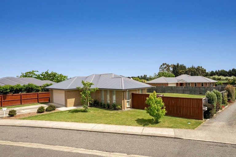 Photo of property in 69 Acacia Avenue, Rangiora, 7400