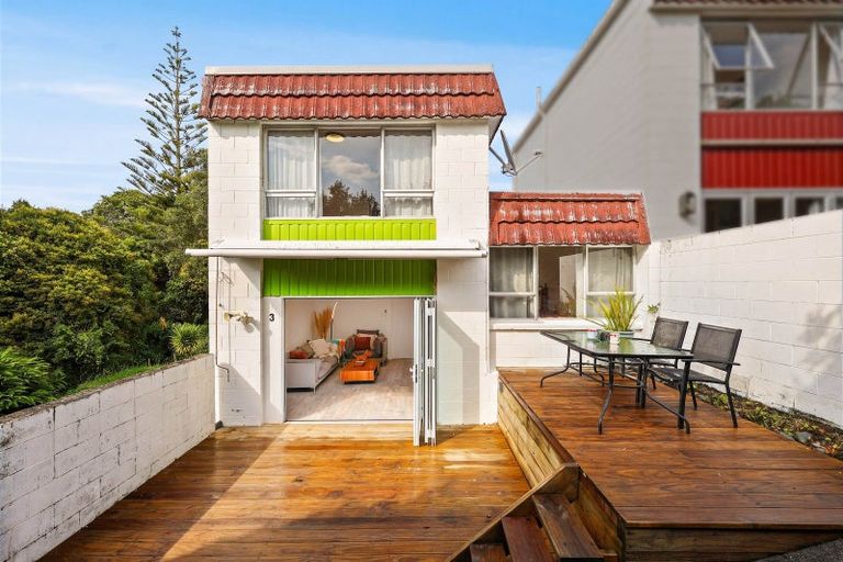Photo of property in 3/52 Fruitvale Road, New Lynn, Auckland, 0600
