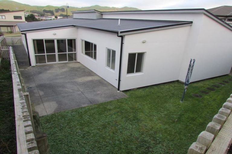 Photo of property in 60 Te Puia Drive, Aotea, Porirua, 5024