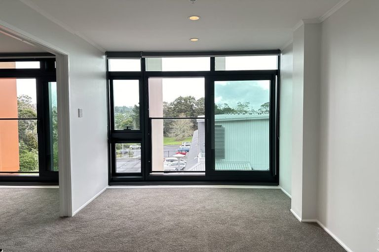 Photo of property in 7e/30 Westward Ho, Glen Eden, Auckland, 0602