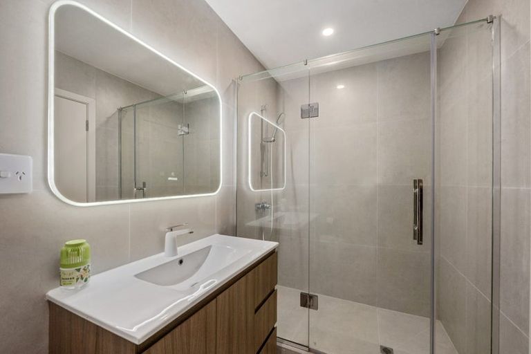 Photo of property in 54 Ascension Crescent, Orewa, 0931