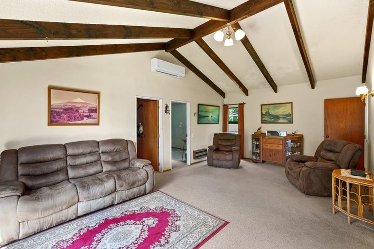 Photo of property in 44 Ridgewood Drive, Ridgewood, New Plymouth, 4371