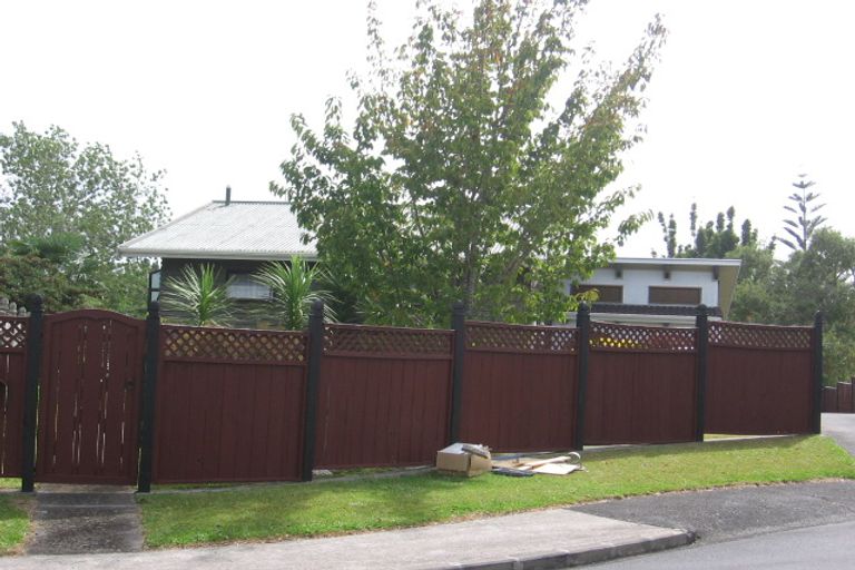 Photo of property in 36 Kelkirk Street, Kelston, Auckland, 0602