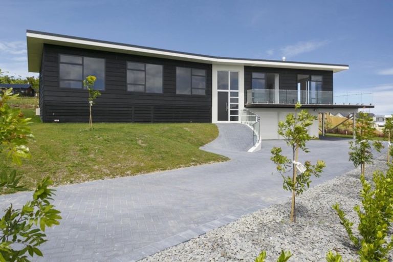 Photo of property in 32 Coprosma Crescent, Waipahihi, Taupo, 3330