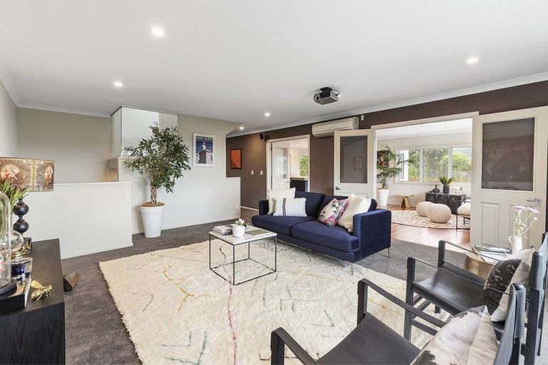 Photo of property in 58 Nicholson Road, Khandallah, Wellington, 6035