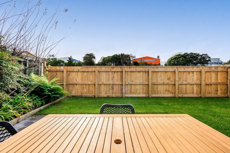 Photo of property in 42 Gaine Street, New Plymouth, 4310