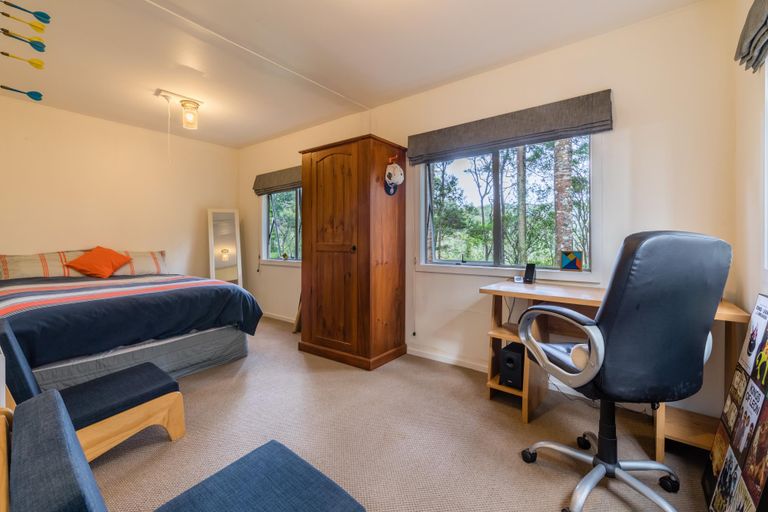Photo of property in 136 Opanuku Road, Henderson Valley, Auckland, 0612
