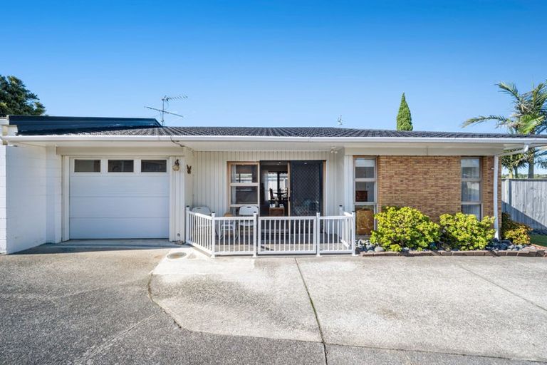 Photo of property in 1/78 Prince Regent Drive, Half Moon Bay, Auckland, 2012
