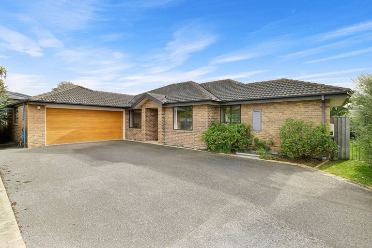 Photo of property in 18 Sandalwood Place, Waimairi Beach, Christchurch, 8083