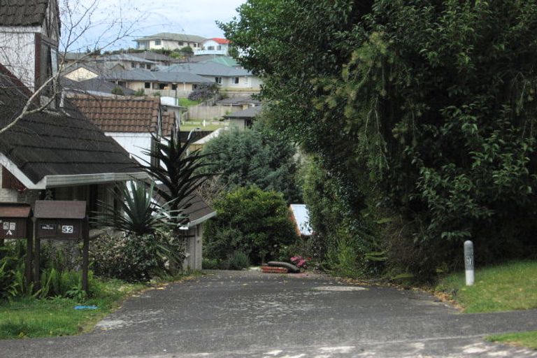 Photo of property in 52 Resolution Road, Welcome Bay, Tauranga, 3112