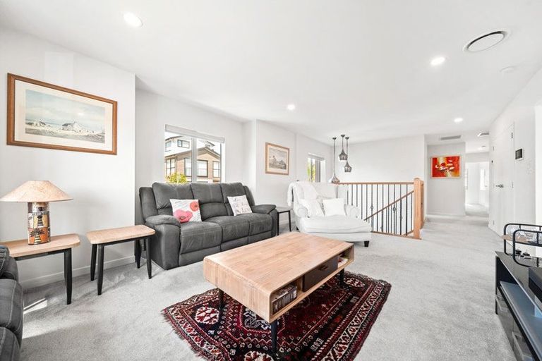 Photo of property in 1 Turutu Place, Long Bay, Auckland, 0630