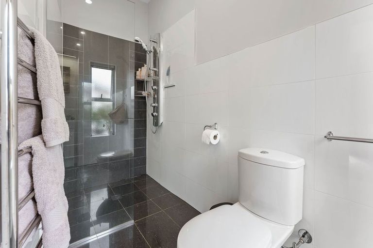 Photo of property in 7 Kawau Grove, Waikanae Beach, Waikanae, 5036