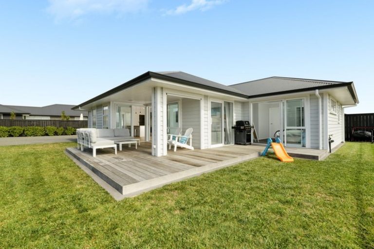 Photo of property in 5 Jeffs Way, Papamoa Beach, Papamoa, 3118
