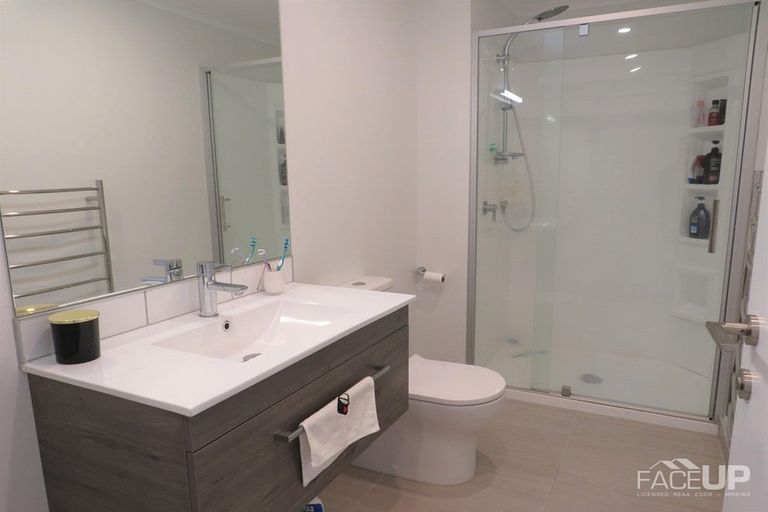 Photo of property in 32 Sidney Wallingford Way, Hobsonville, Auckland, 0616