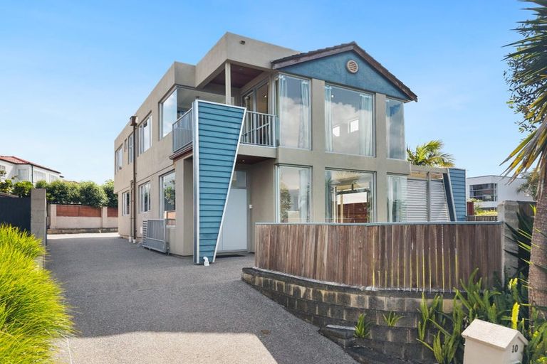 Photo of property in 10 Lupetti Rise, West Harbour, Auckland, 0618