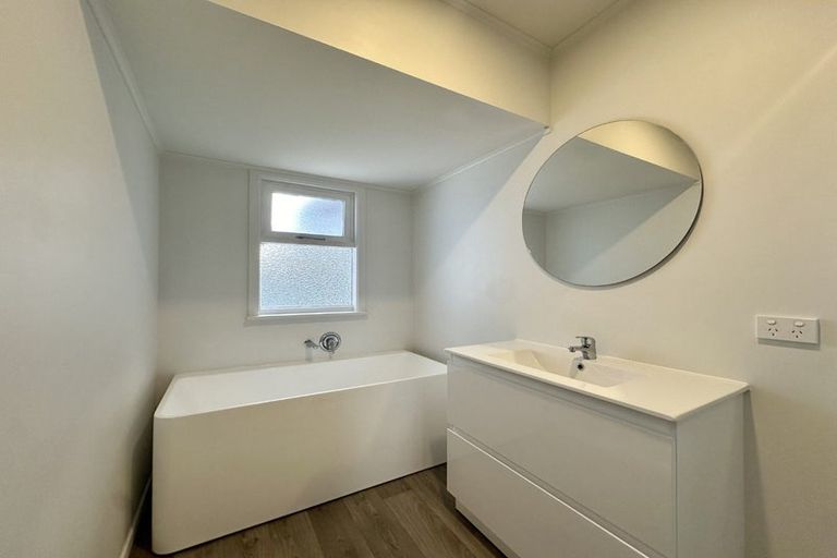 Photo of property in 122 Mcleod Street, Elderslea, Upper Hutt, 5018