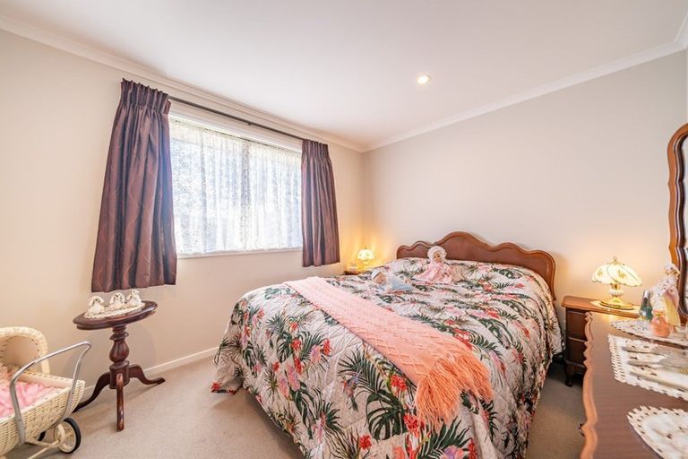 Photo of property in 2 Hay Street, Ebdentown, Upper Hutt, 5018