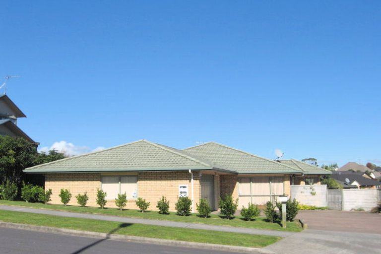 Photo of property in 306 Hill Road, The Gardens, Auckland, 2105