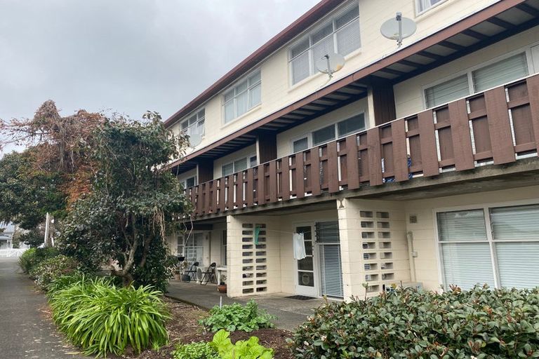 Photo of property in 9 Esplanade Road, Mount Eden, Auckland, 1024