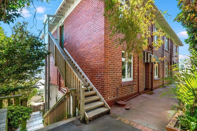 Photo of property in Hamilton Flats, 9a Hawker Street, Mount Victoria, Wellington, 6011