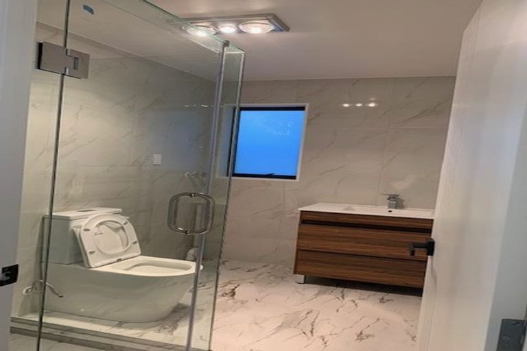 Photo of property in 3c Scenic Drive, Hillpark, Auckland, 2102