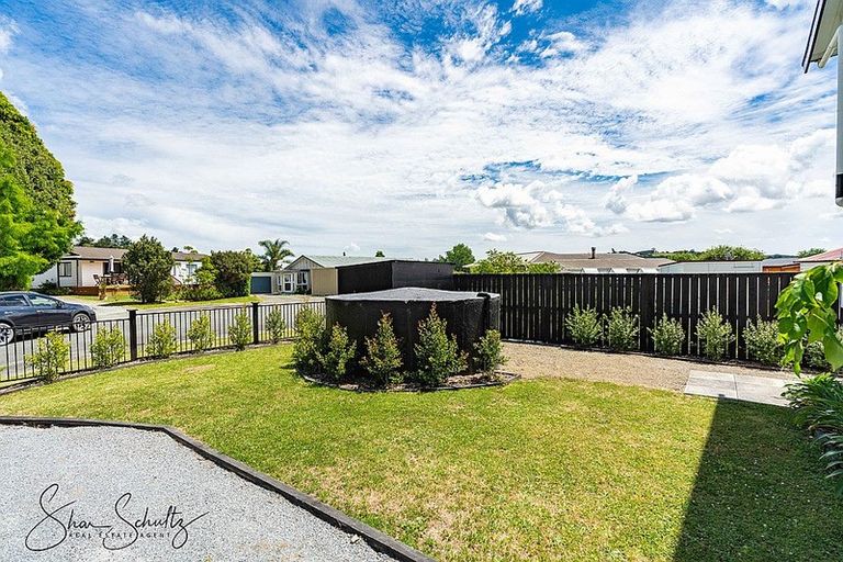 Photo of property in 4 Skelton Crescent, Paparoa, 0571