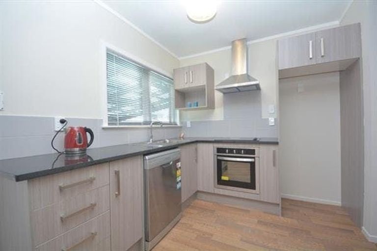 Photo of property in 55 Plumley Crescent, Mangere, Auckland, 2022