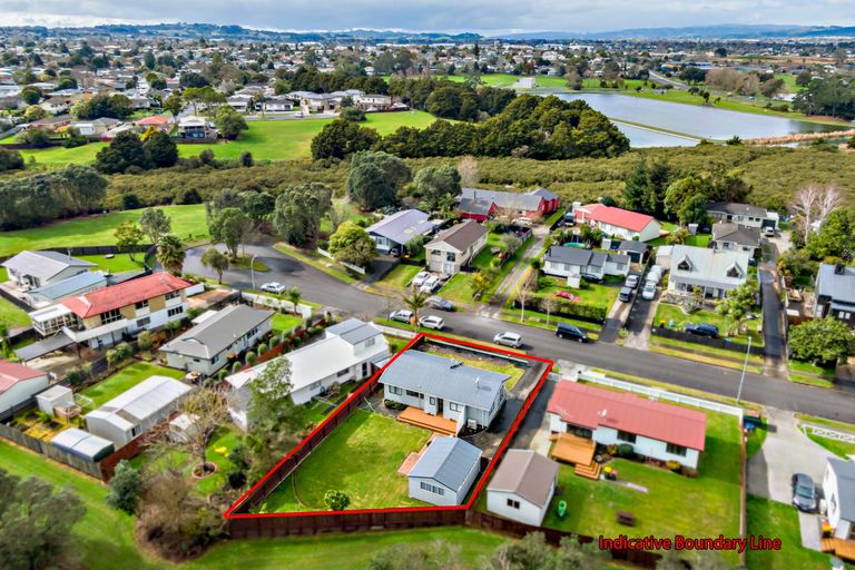 Photo of property in 28 Seaward Place, Wattle Downs, Auckland, 2103
