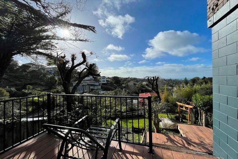 Photo of property in 1/431 East Coast Road, Mairangi Bay, Auckland, 0630