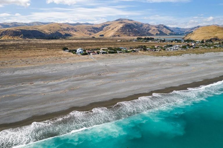 Photo of property in 65 Hillview Road, Birdlings Flat, Little River, 7591