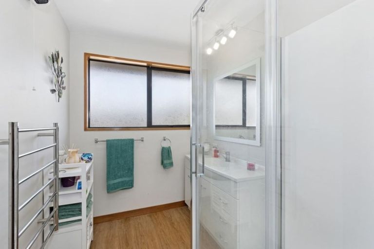 Photo of property in 1/13 Winters Road, Redwood, Christchurch, 8051