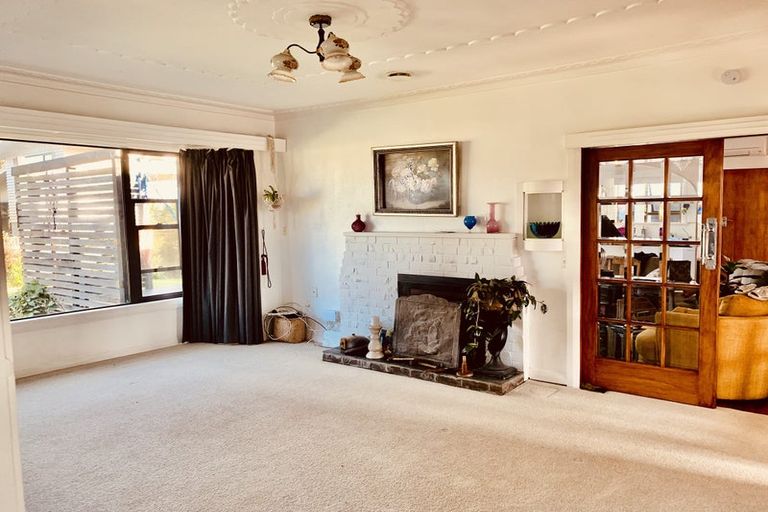 Photo of property in 69 Domett Street, Opunake, 4616